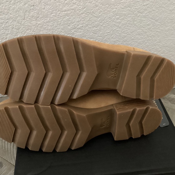 SOREL Emelie III Waterproof Chelsea Boot (Women) 9M - Picture 6 of 8